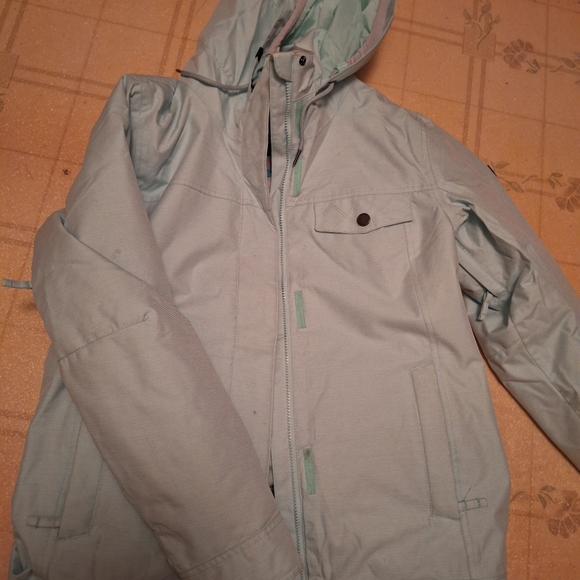 Roxy coat and DC snow pants - Picture 2 of 3